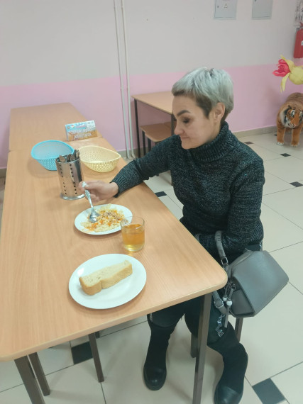 Родители учеников проверили качество школьного питания.